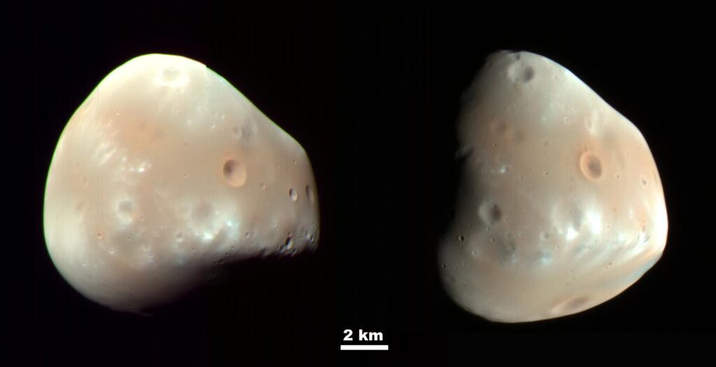 Zdjęcie przedstawiające Deimos - jeden z księżyców Marsa